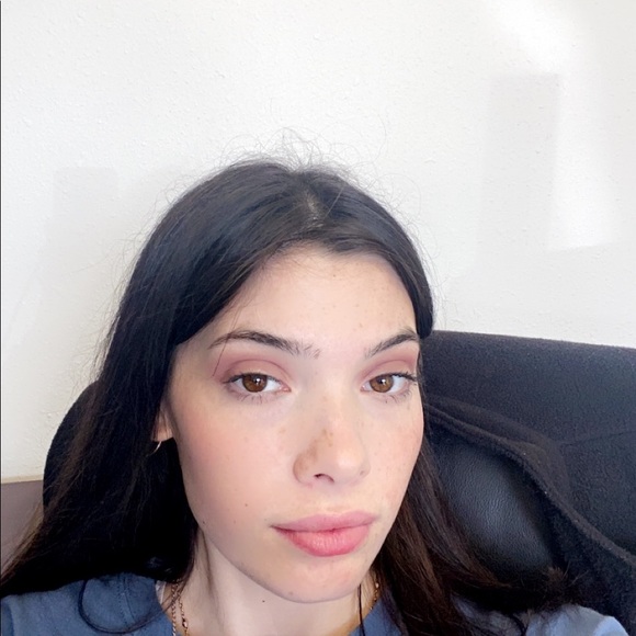 Meet your Posher, Paola - Picture 1 of 1